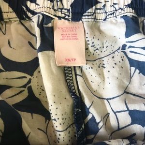 Victoria's Secret Intimates & Sleepwear - VS Pajama Set 🍍🧖🏽♀️ Victoria's Secret Intimates & Sleepwear - VS Pajama Set 🍍🧖🏽♀️